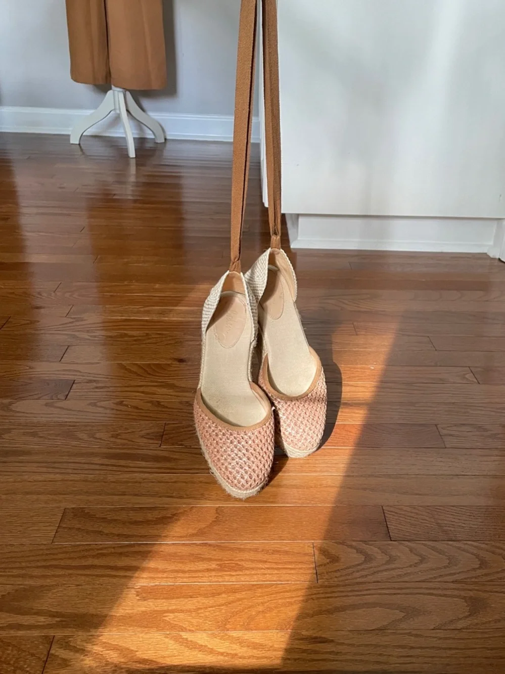 Boden Tan and Cream Woven Espadrille Wedge Ankle-Tie Sandals size 38/ 7.5 .